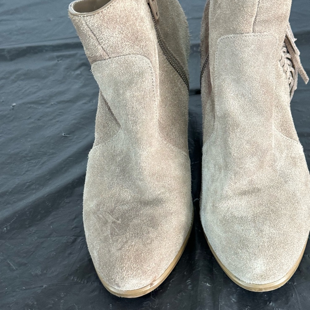 C.H.RASS&CO. Bass w RAN Ankle Boots With Fringe Size 6 1/2 M 2 1/2 Heal